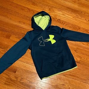 Boys M Under Armour Sweatshirt